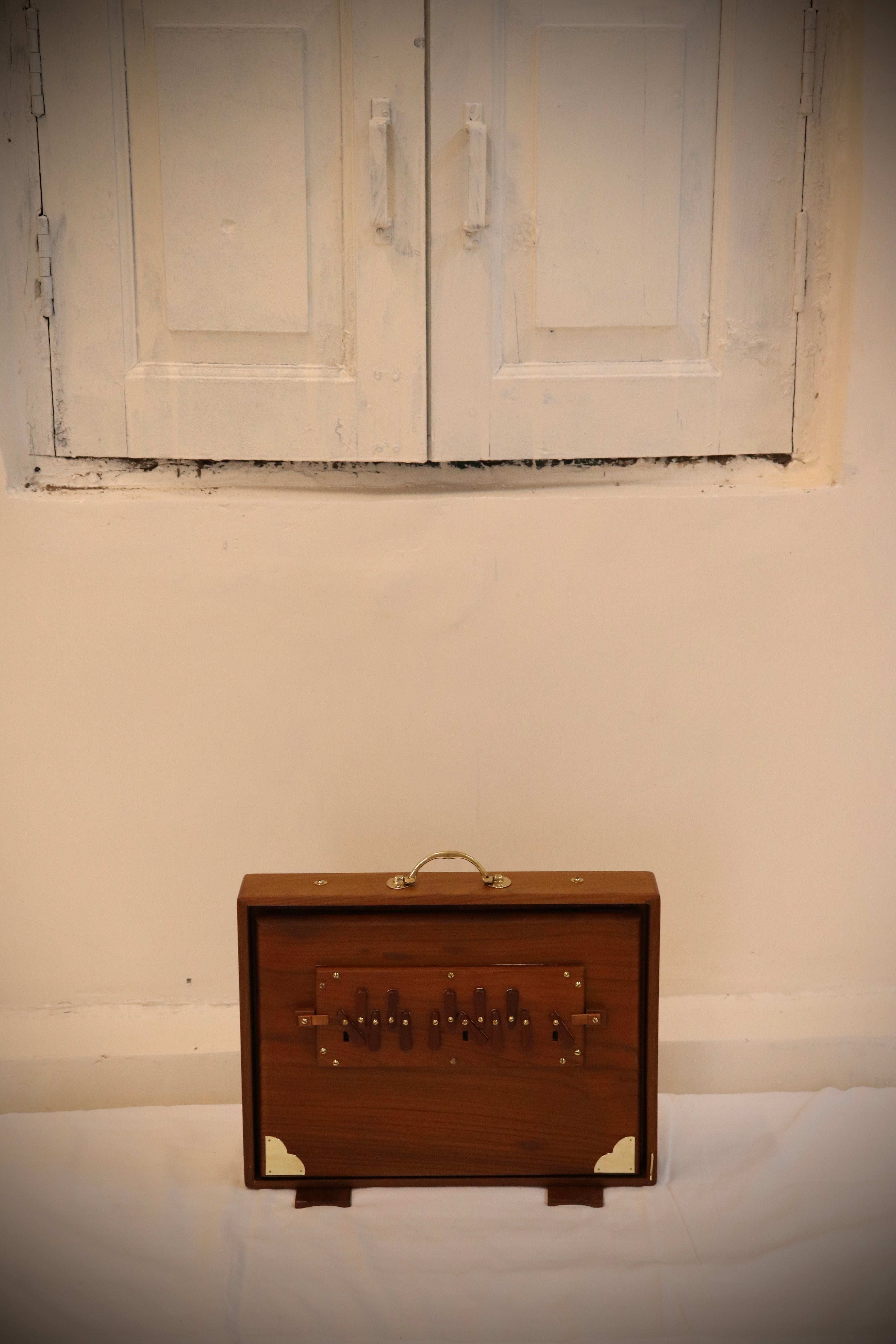 SHRUTI BOXES